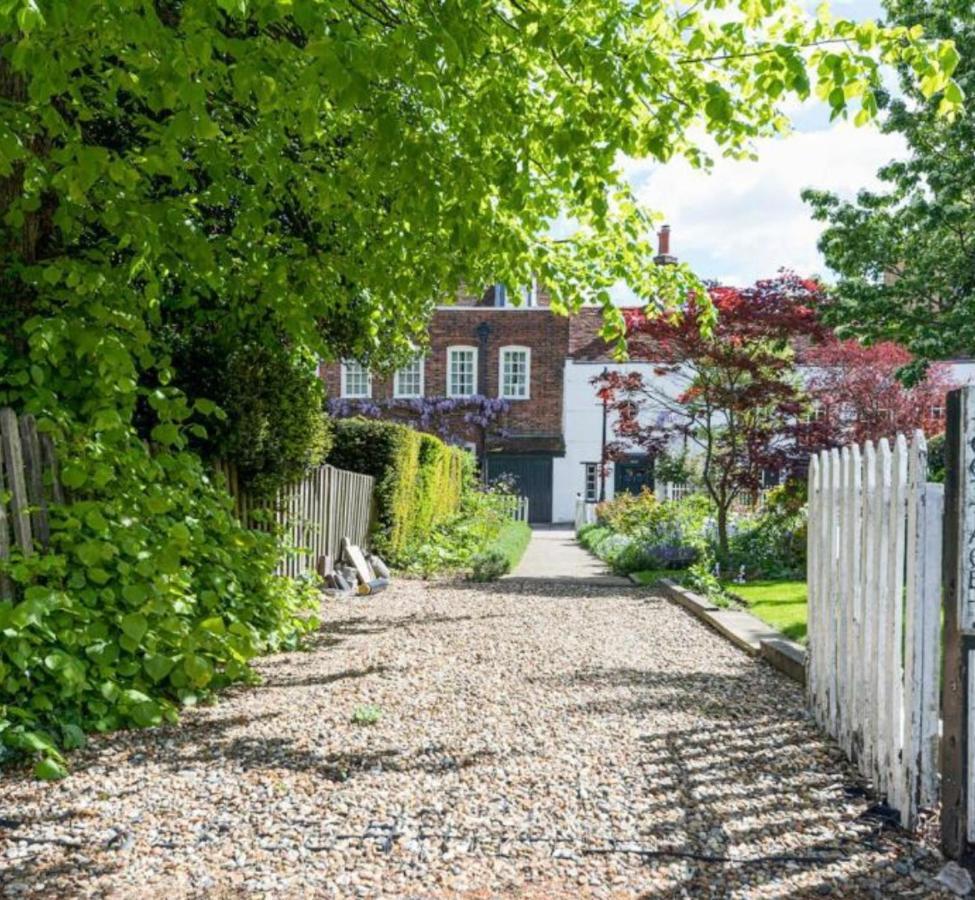 Clarendon Cottage Енфийлд Екстериор снимка